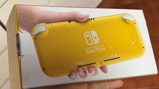 Nintendo Switch Lite Amarilla