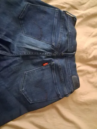 Pantalón Levis Mujer Superskinny 710 Talla 28