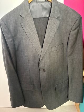 Traje de hombre gris
