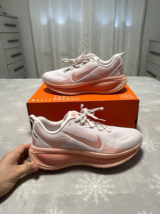 Nike Vomero 18 Talla 44 Nuevo