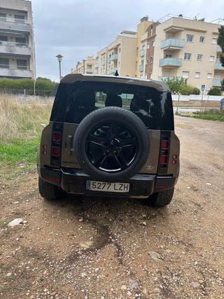 Land Rover Defender 2022