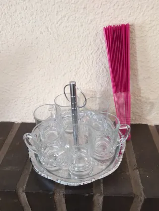 Juego de 6 Vasos con Bandeja