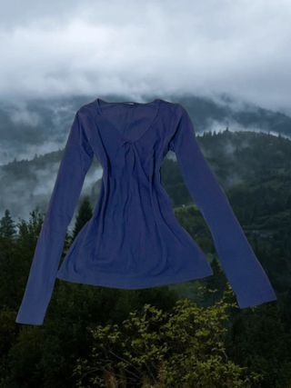 Camiseta azul manga larga