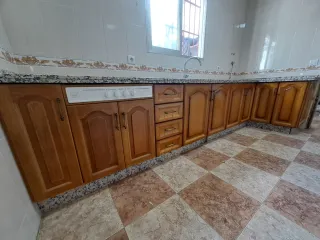 Mueble de cocina madera y Encimera de granito