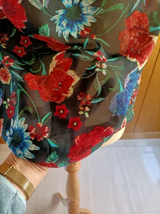 Blusa sin mangas estampada de gasa