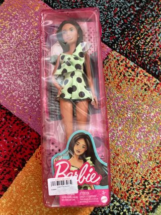 Muñeca Barbie con Vestido de Lunares