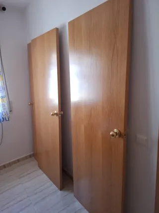 3 Puertas de habitación, 1 puerta con  cristal