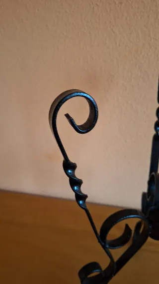 Portavaso in metallo nero artigianale