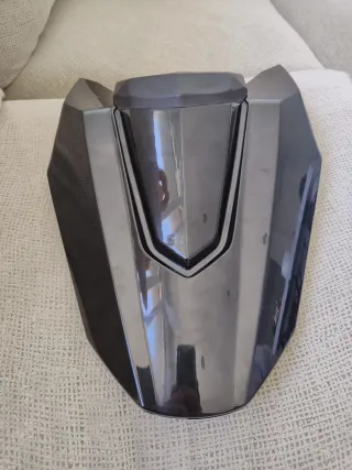 Cúbre colín Honda CB650R 2019-2023