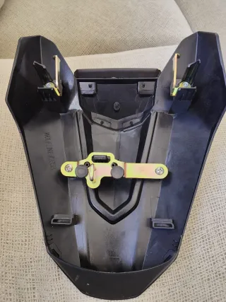 Cúbre colín Honda CB650R 2019-2023