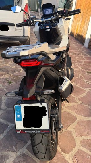 Moto Honda X-ADV 2023 Blanca