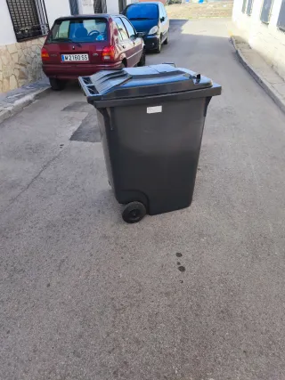 Contenedor grande de plástico