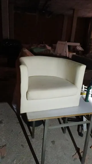 Sillón de tela beige/blanco