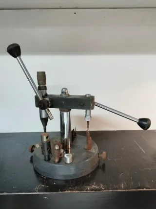 Mini taladro y remachadora