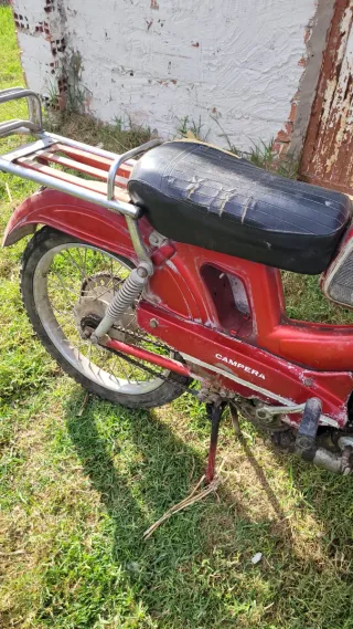 Mobylette Campera para restaurarel motor gira