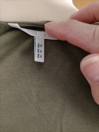 Camiseta tirantes verde con estampado