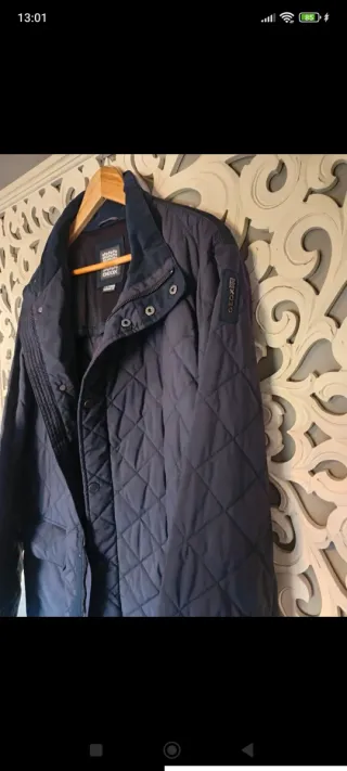 Cazadora azul acolchada