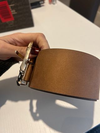 Cintura marrone fibbia dorata 92cm