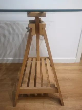 Mesa cristal con patas caballete