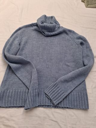 Jersey azul cuello vuelto