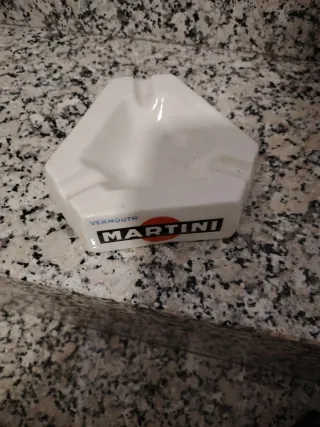 Cenicero Martini Vermouth