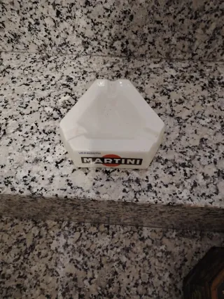 Cenicero Martini Vermouth