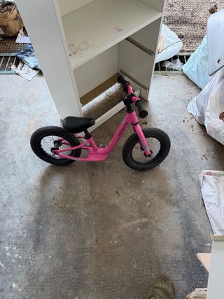 Bicicleta de equilibrio Specialized rosa