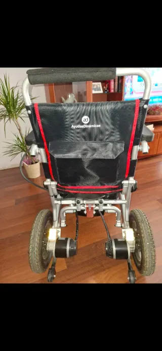 SILLA DE RUEDAS ELECTRICA PLEGABLE R500. Poco uso.