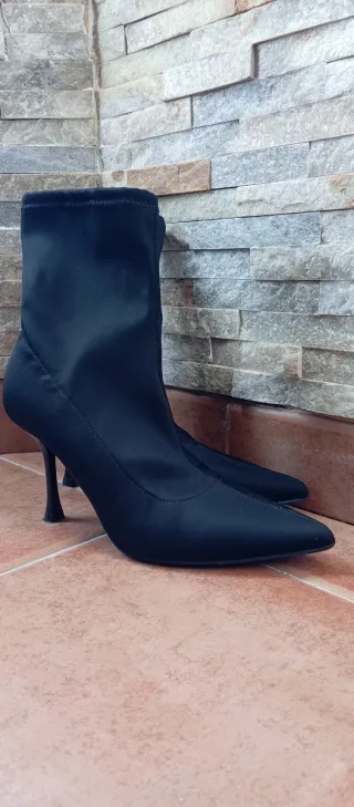 Botines negros tacón aguja