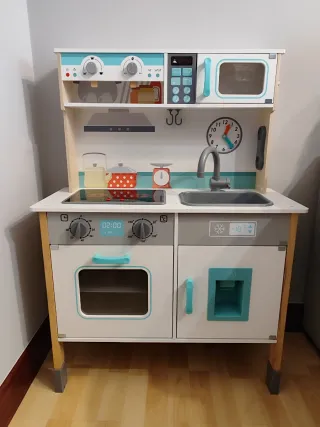 Cocinita de madera para niños