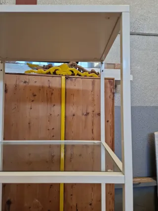 Estantería Ikea cristal y metal