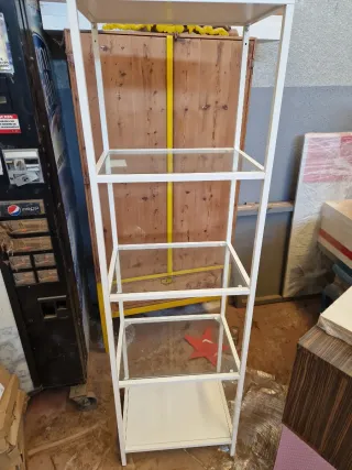 Estantería Ikea cristal y metal