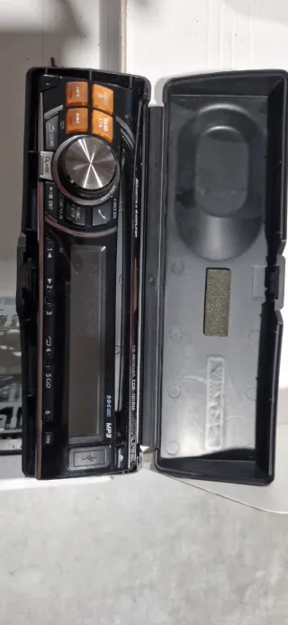 Radio Coche Alpine CDE-101RM 50W x 4