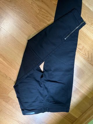 Pantalones vaqueros negros con cremallera