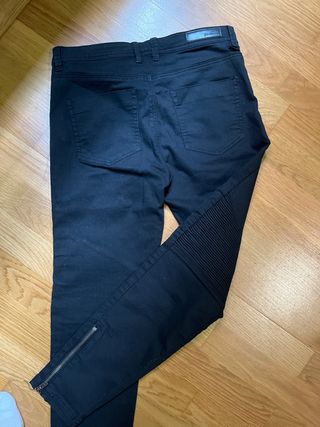 Pantalones vaqueros negros con cremallera