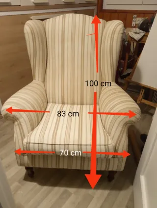 Butaca orejera de tela a rayas