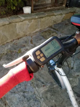 Bicicleta Eléctrica Plegable Blanca