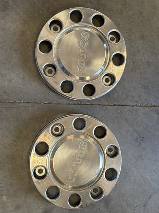 Tapacubos Scania disponibles de 3 parejas