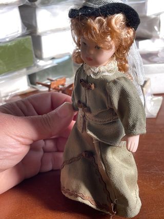 Muñeca de porcelana antigua