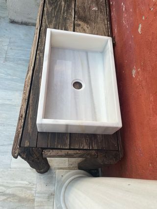 Lavabo de mármol blanco rectangular