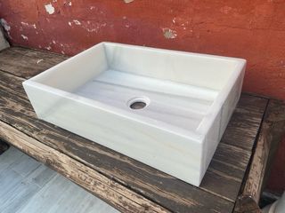 Lavabo de mármol blanco rectangular