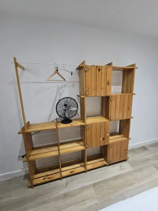 Estantería de madera modular