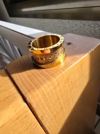 Anillo Bulgari Dorado con Circonitas
