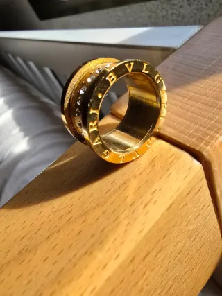 Anillo Bulgari Dorado con Circonitas