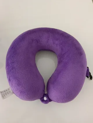 Almohada cuello de viaje morada YEAH!