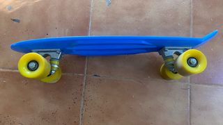 Patinete azul para niños