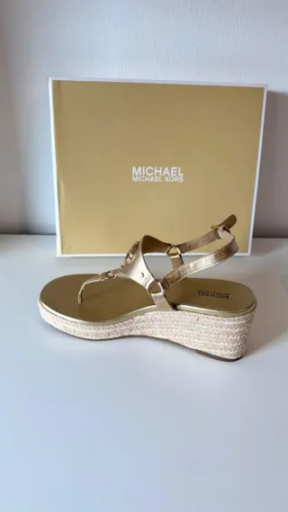 Sandalias Michael Kors Doradas