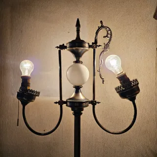 Preciosa lámpara pie vintage. Necesita intervenció