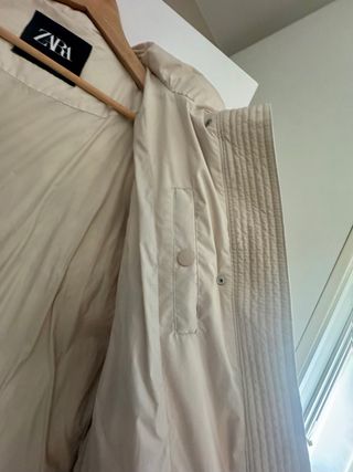 Abrigo plumífero Zara beige