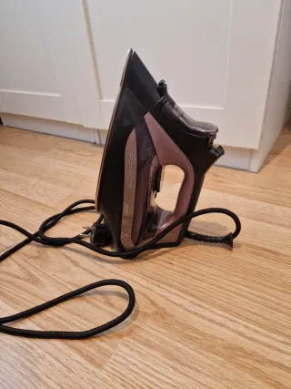 Plancha Rowenta 2400W Rosa y Negra